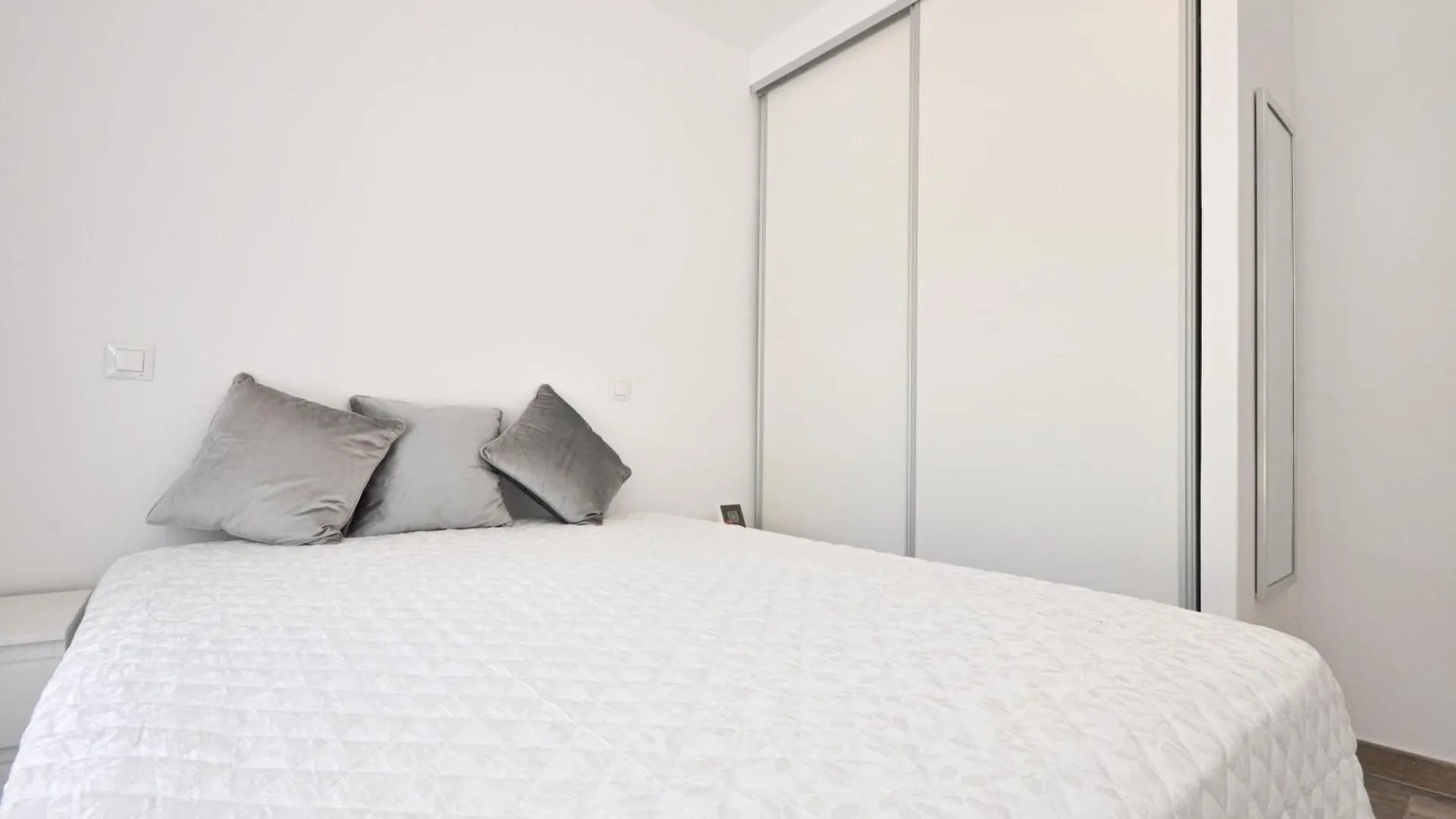 Bajo La Cala Del Moral Apartment