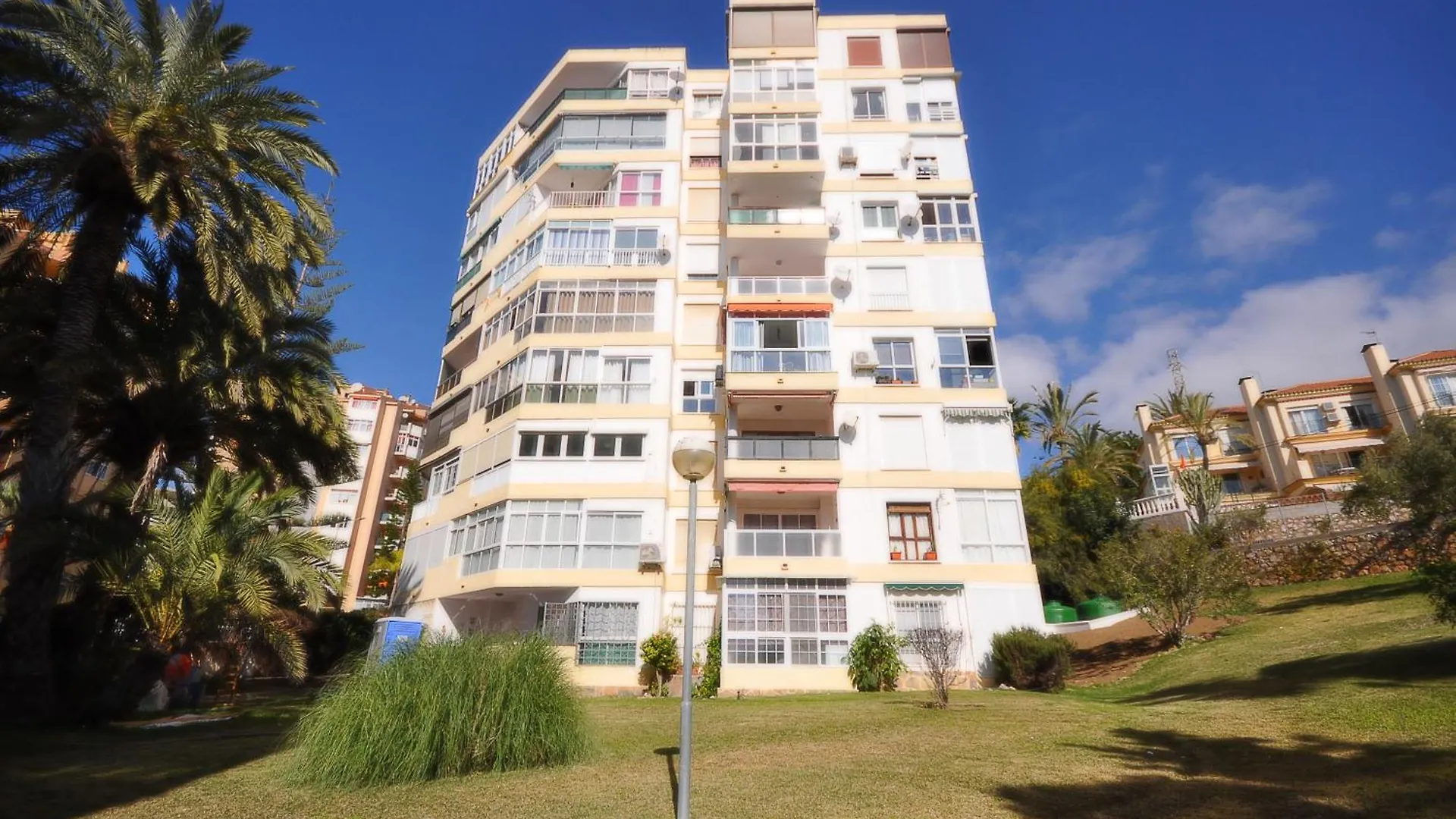 Bajo La Cala Del Moral Apartment