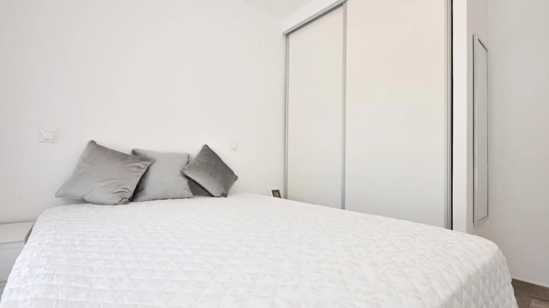 Bajo La Cala Del Moral Apartment